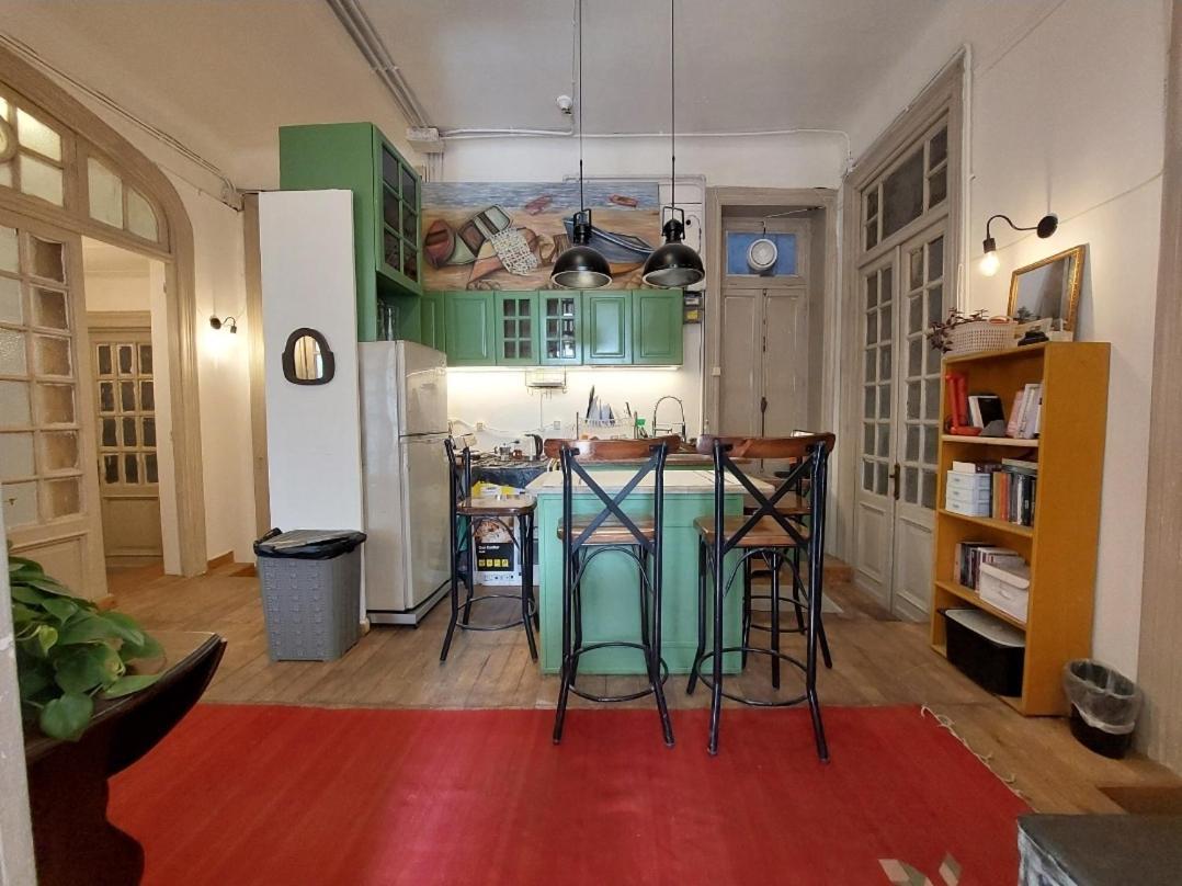Arab Hostel, Welcoming All Solo And Groups Travellers But, Unmarried Couples Not Allowed Александрия Екстериор снимка