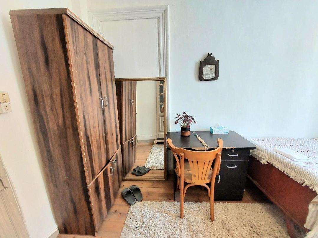 Arab Hostel, Welcoming All Solo And Groups Travellers But, Unmarried Couples Not Allowed Александрия Екстериор снимка